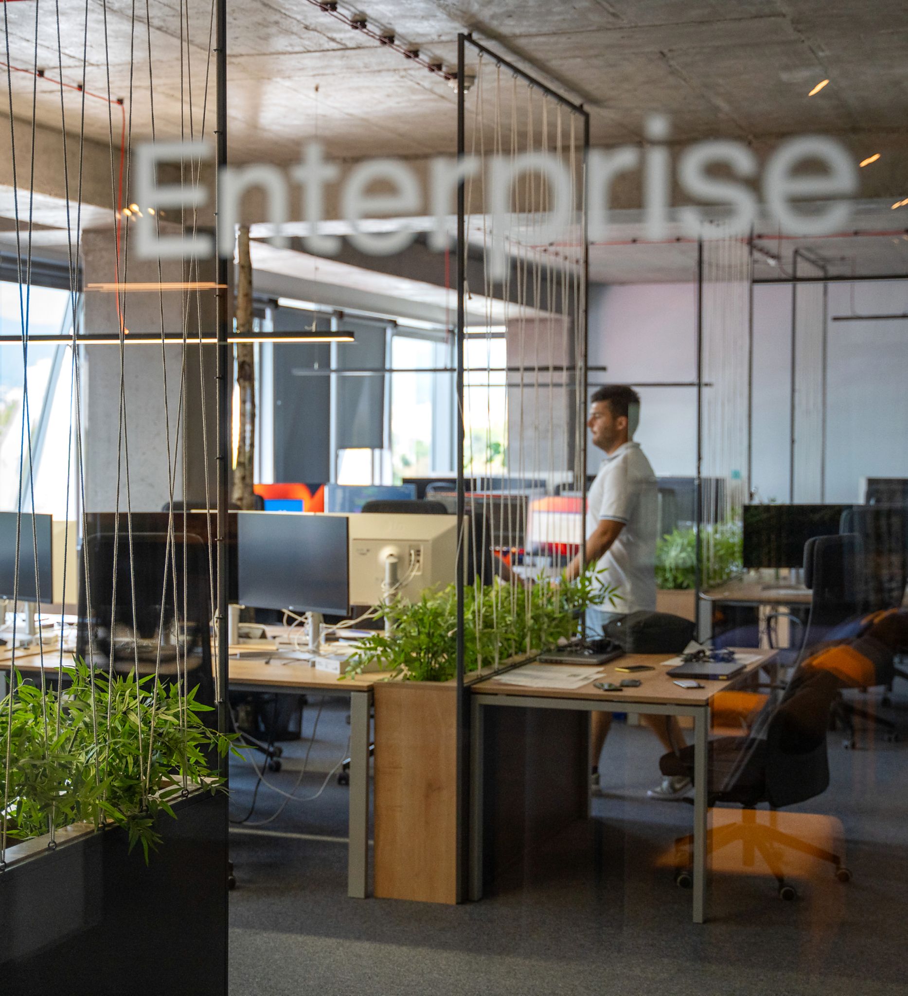 office workspace clean sharp under 1mb