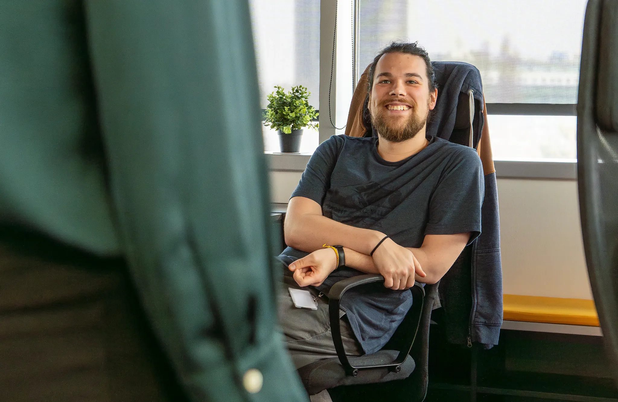 Office 04 resampled sharp under 1mb